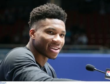 Eξομολόγηση Αντετοκούνμπο: Πριν από 6 χρόνια δεν έβγαινα από το σπίτι για να μη με απελάσουν